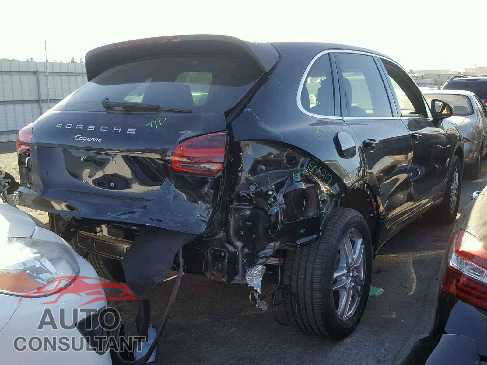PORSCHE CAYENNE 2016 - WP1AF2A28GKA43156