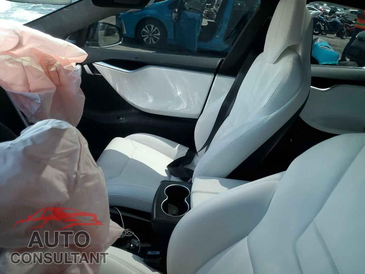 TESLA MODEL S 2017 - 5YJSA1E24HF206876