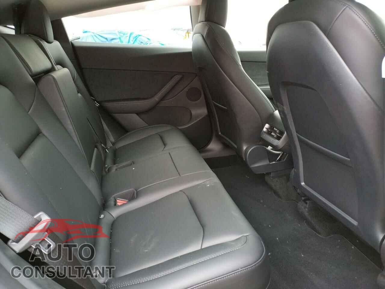 TESLA MODEL Y 2022 - 7SAYGDEE9NF386357