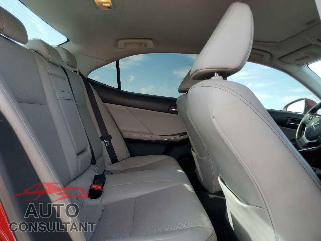 LEXUS IS 2015 - JTHBF1D22F5055519