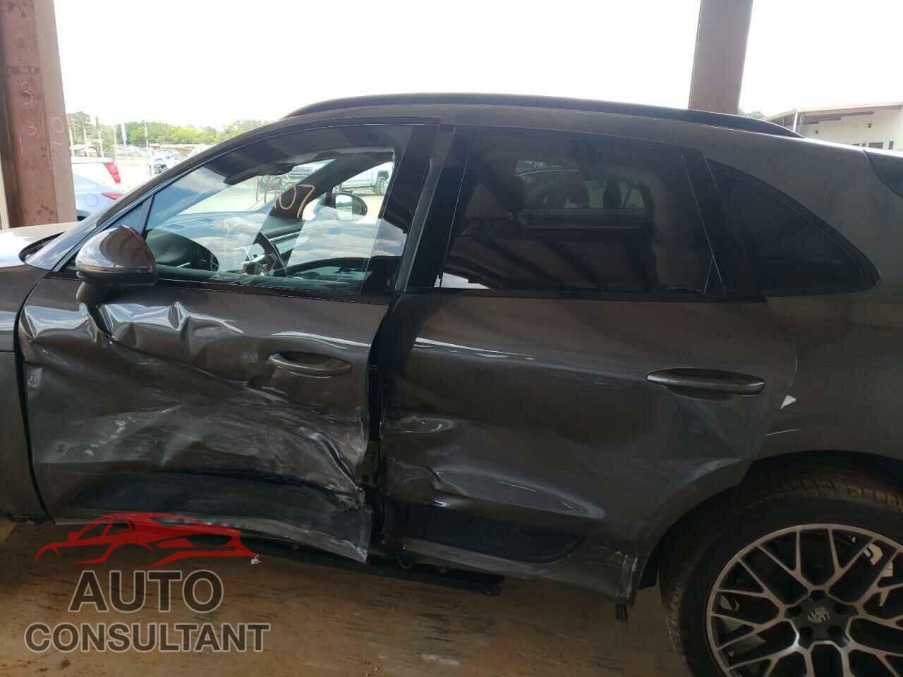 PORSCHE MACAN 2018 - WP1AB2A59JLB37702