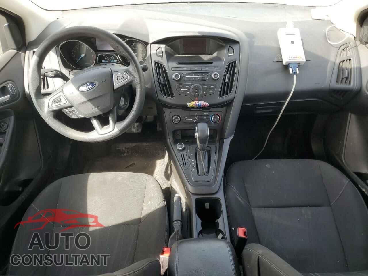 FORD FOCUS 2017 - 1FADP3F23HL280276