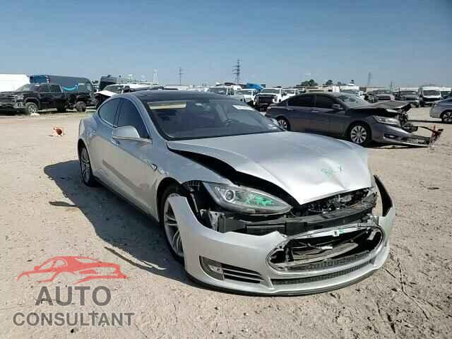 TESLA MODEL S 2013 - 5YJSA1CG3DFP08951