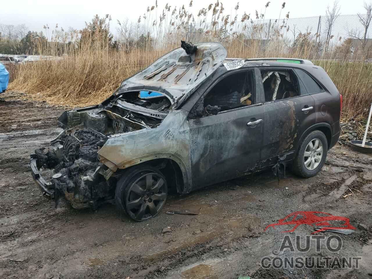 KIA SORENTO 2011 - 5XYKT3A15BG176774