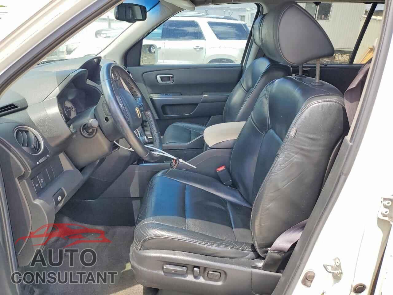 HONDA PILOT 2011 - 5FNYF3H96BB057149