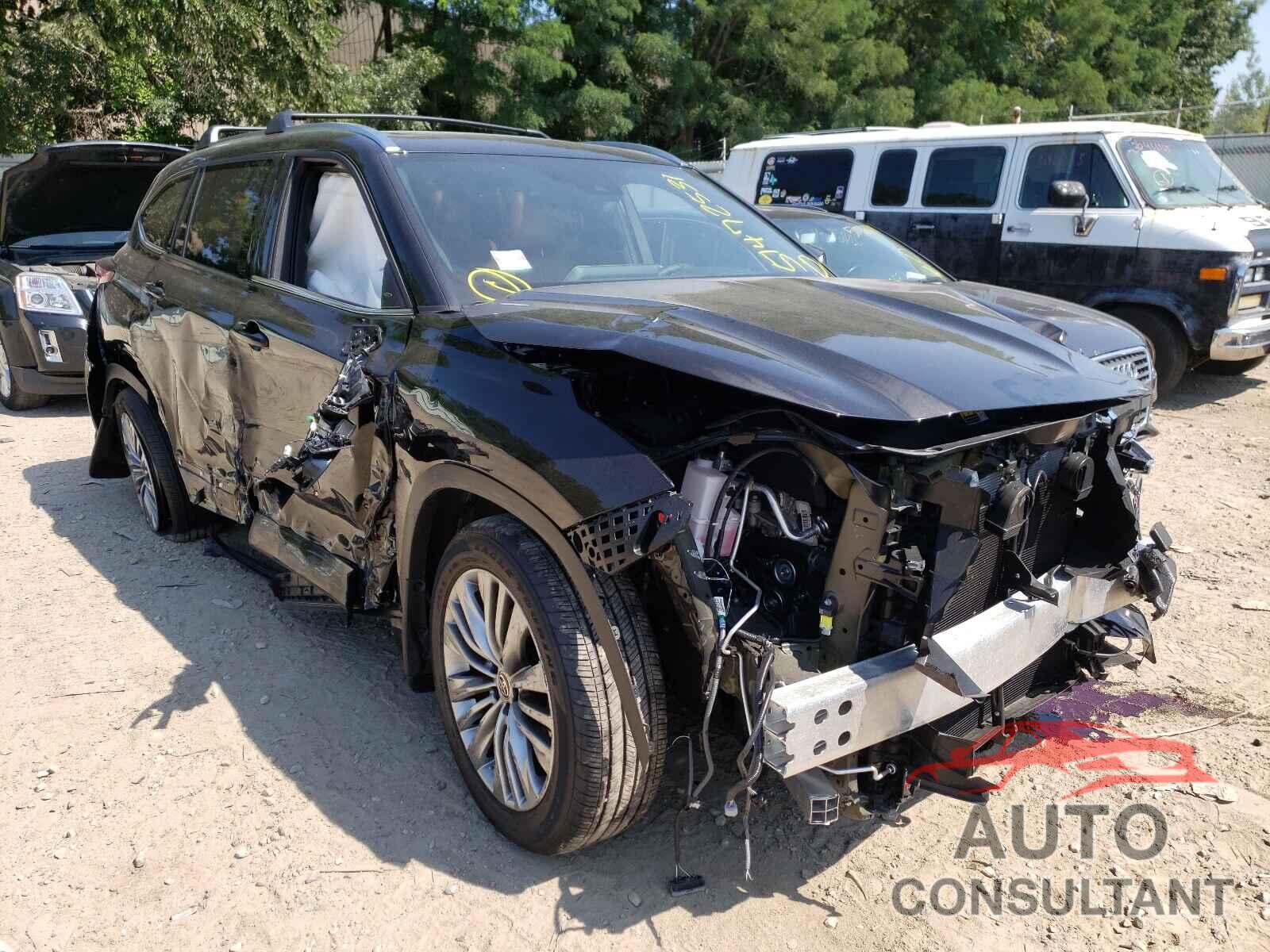 TOYOTA HIGHLANDER 2021 - 5TDFZRBH9MS094275