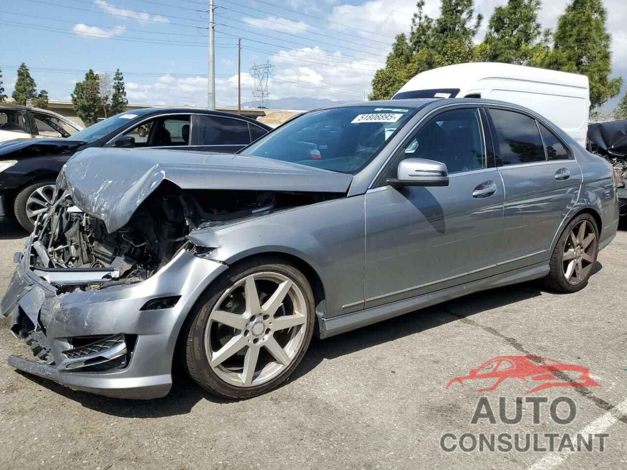 MERCEDES-BENZ C-CLASS 2013 - WDDGF4HB5DR258385