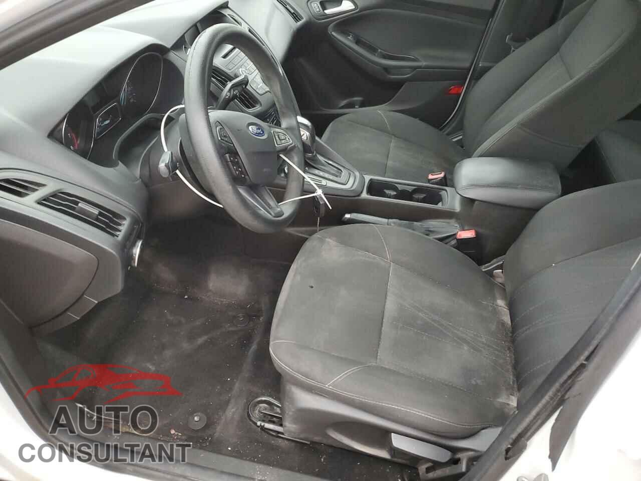 FORD FOCUS 2016 - 1FADP3F28GL305946