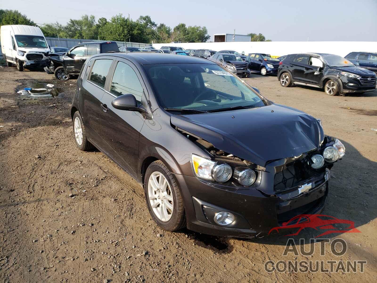 CHEVROLET SONIC 2016 - 1G1JC6SG5G4165952