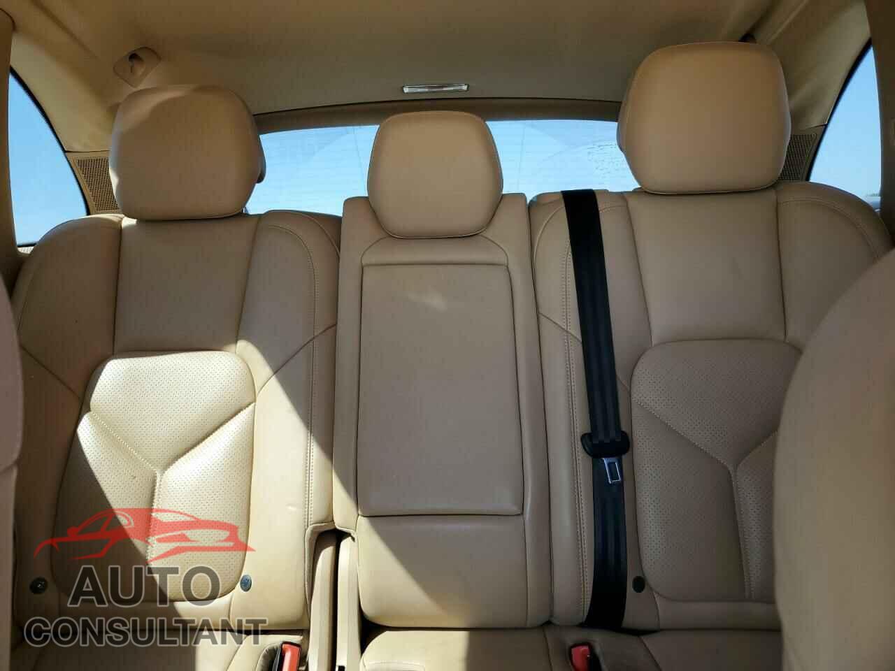 PORSCHE CAYENNE 2016 - WP1AA2A29GLA11308