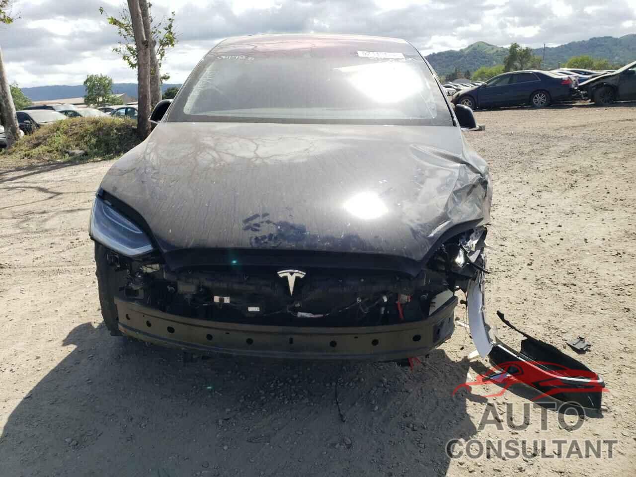 TESLA MODEL X 2016 - 5YJXCAE28GF005111