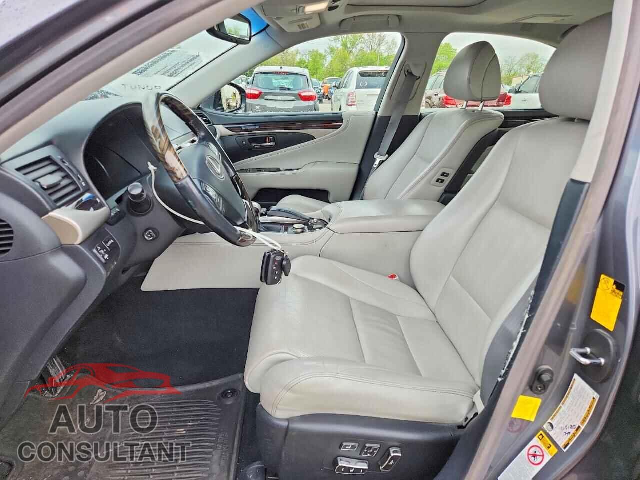 LEXUS LS460 2015 - JTHCL5EF6F5023906
