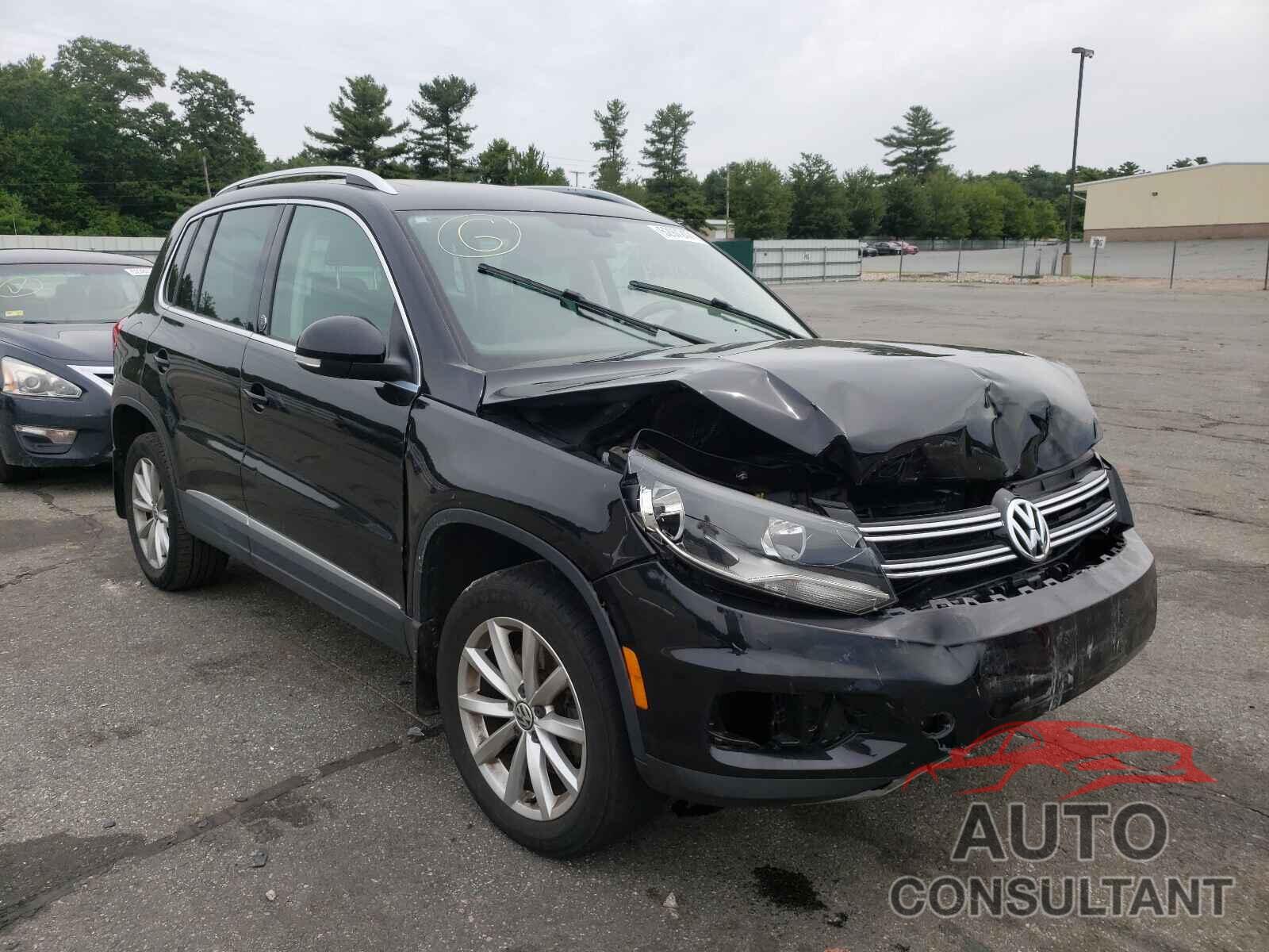 VOLKSWAGEN TIGUAN 2017 - WVGSV7AX1HW500249