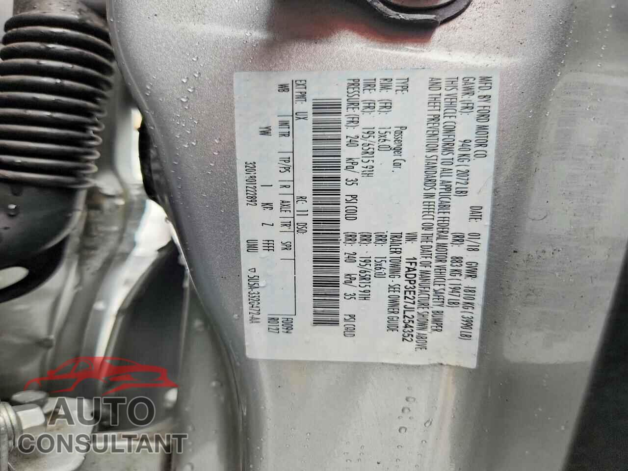 FORD FOCUS 2018 - 1FADP3E27JL254352