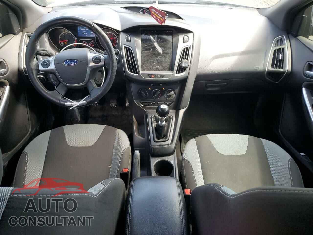 FORD FOCUS 2014 - 1FADP3L95EL463935