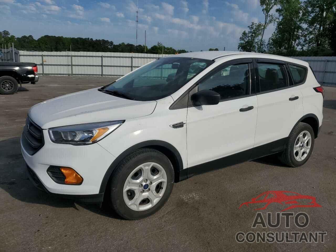 FORD ESCAPE 2017 - 1FMCU0F72HUD03884