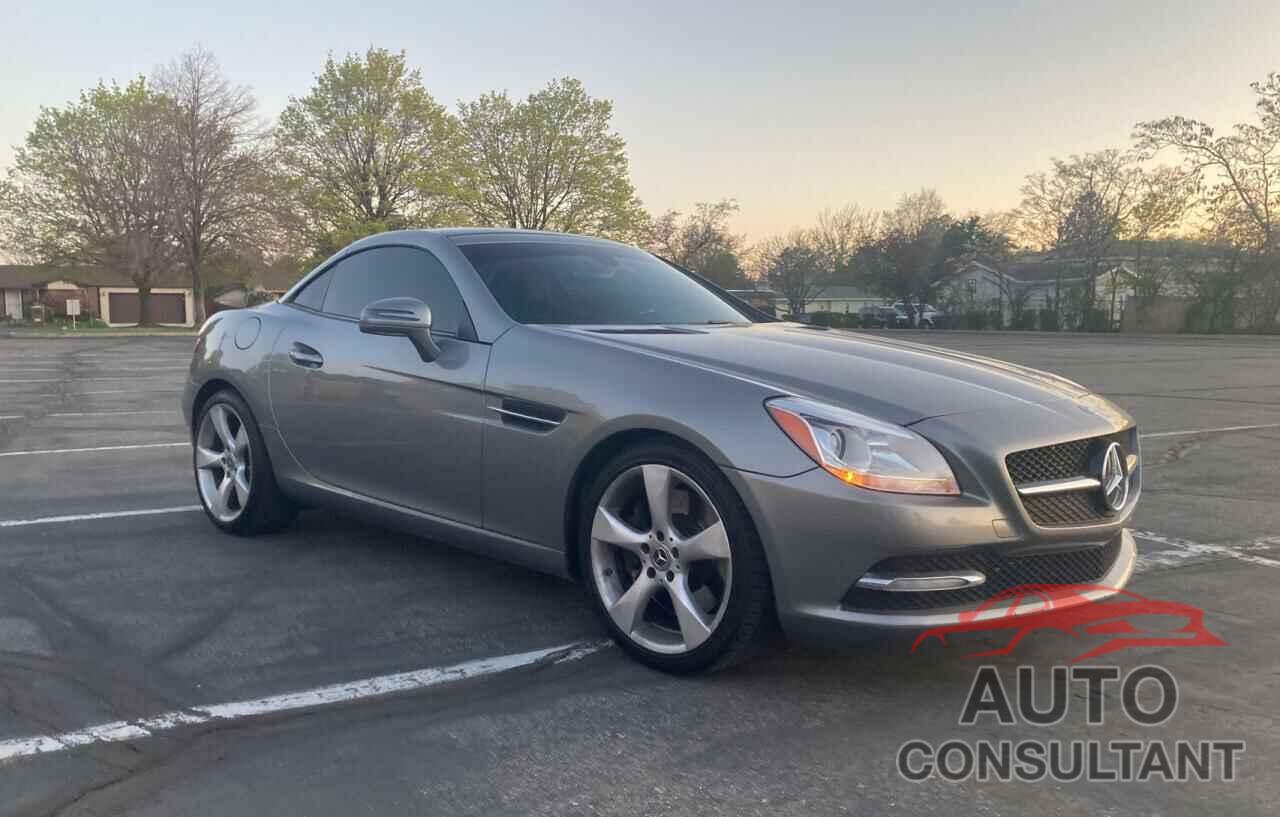 MERCEDES-BENZ SLK-CLASS 2012 - WDDPK5HA0CF008982