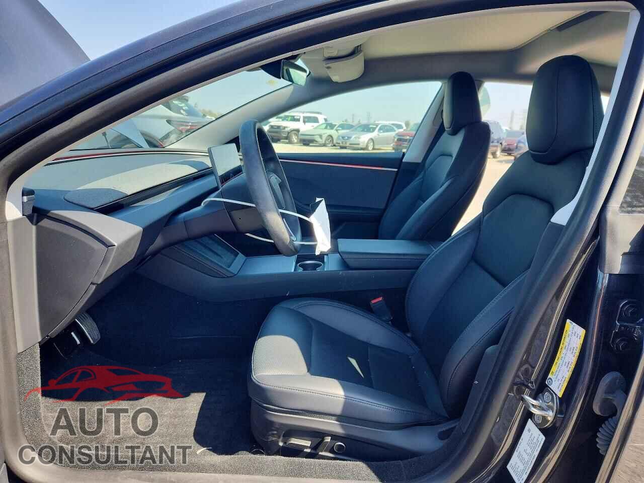 TESLA MODEL 3 2024 - 5YJ3E1EA3RF746933