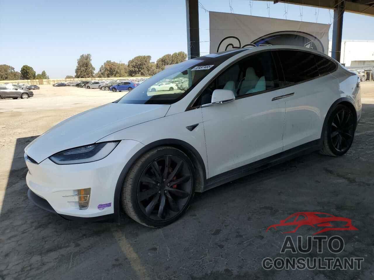 TESLA MODEL X 2018 - 5YJXCBE44JF104796