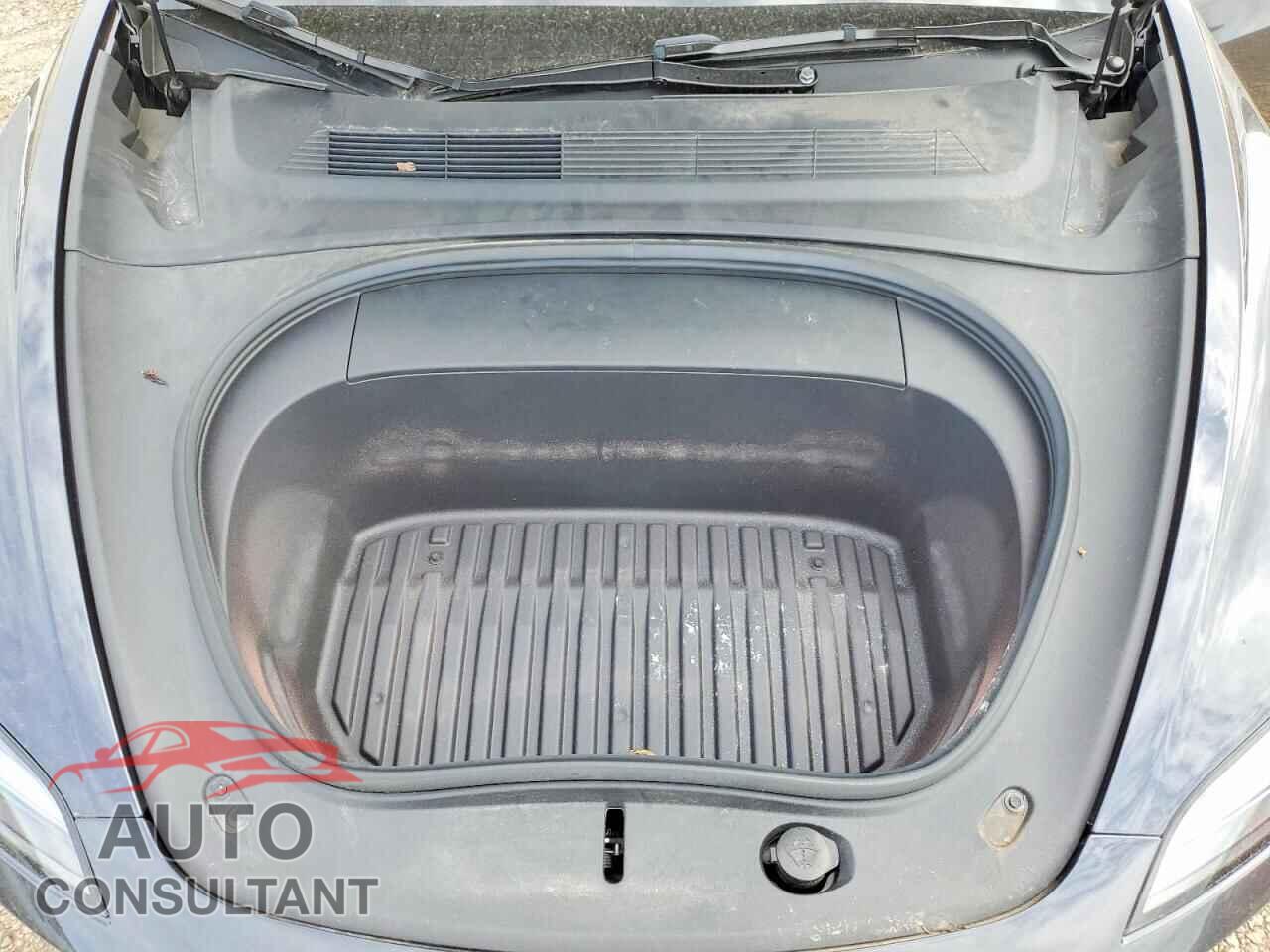 TESLA MODEL 3 2024 - 5YJ3E1EA7RF772435
