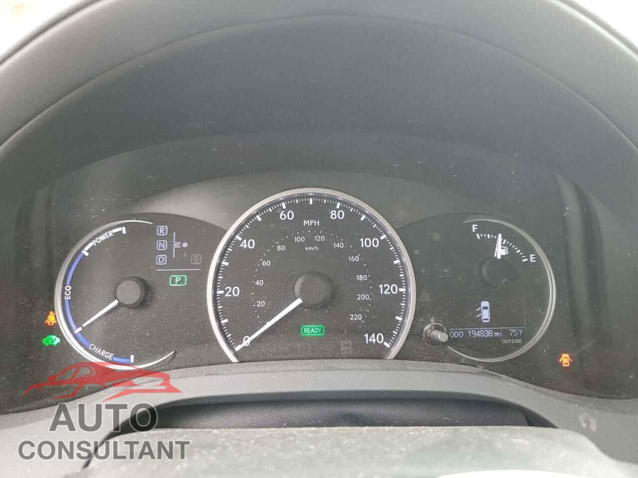 LEXUS CT 200 2011 - JTHKD5BH9B2044985