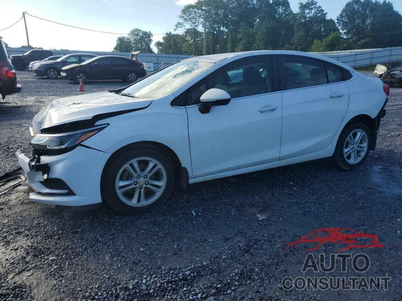 CHEVROLET CRUZE 2018 - 1G1BE5SM8J7223637