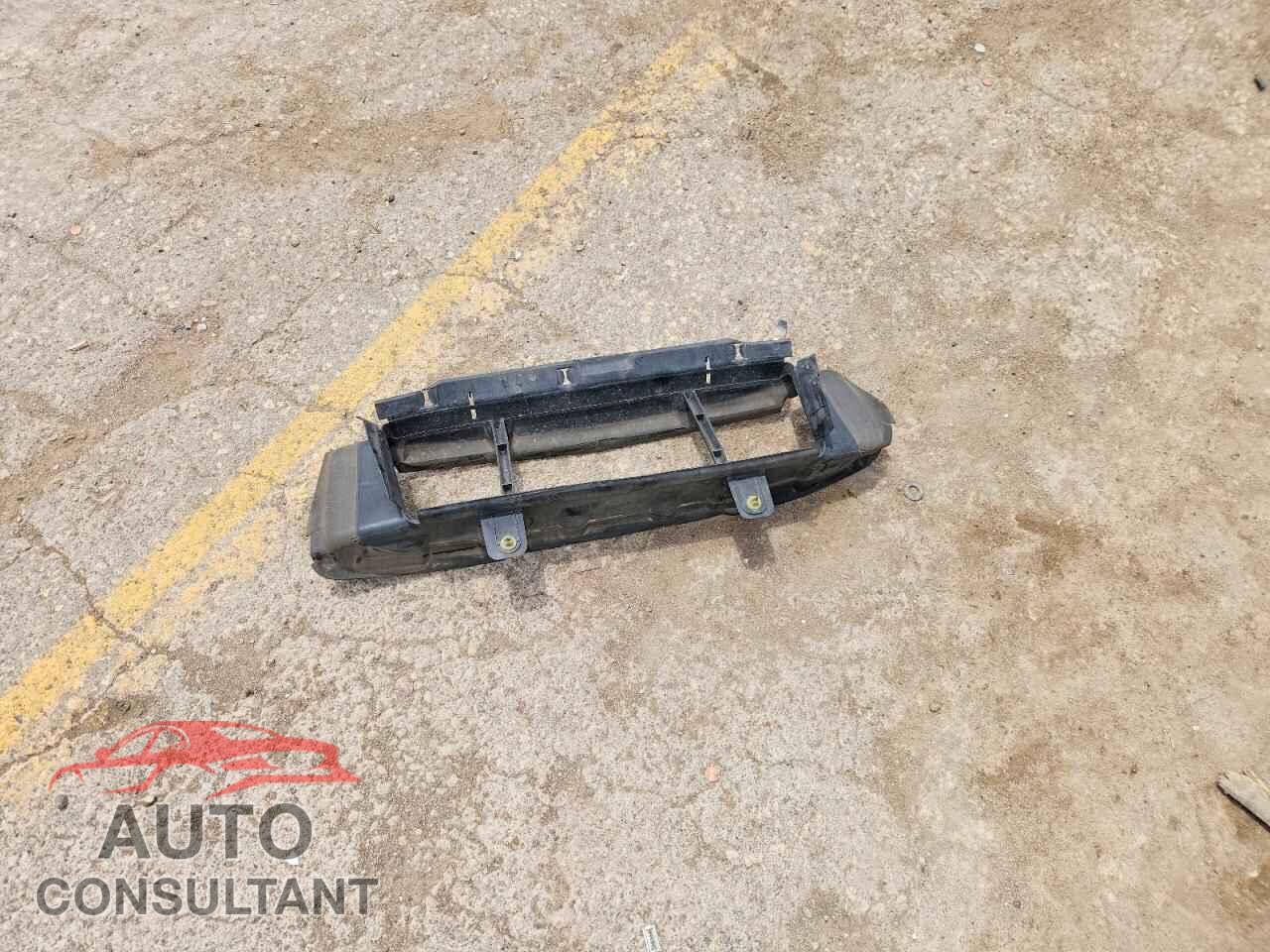 FORD FOCUS 2017 - 1FADP3F20HL229897