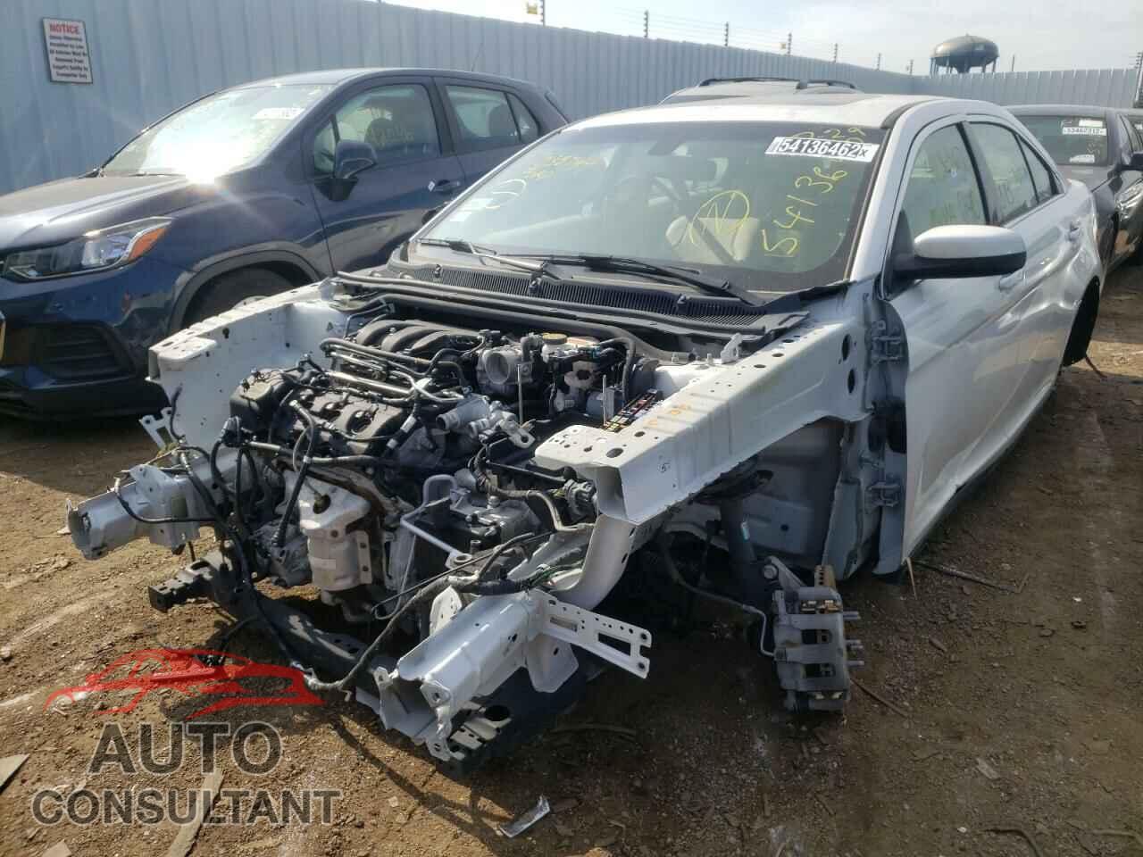 FORD TAURUS 2018 - 1FAHP2E89JG143150