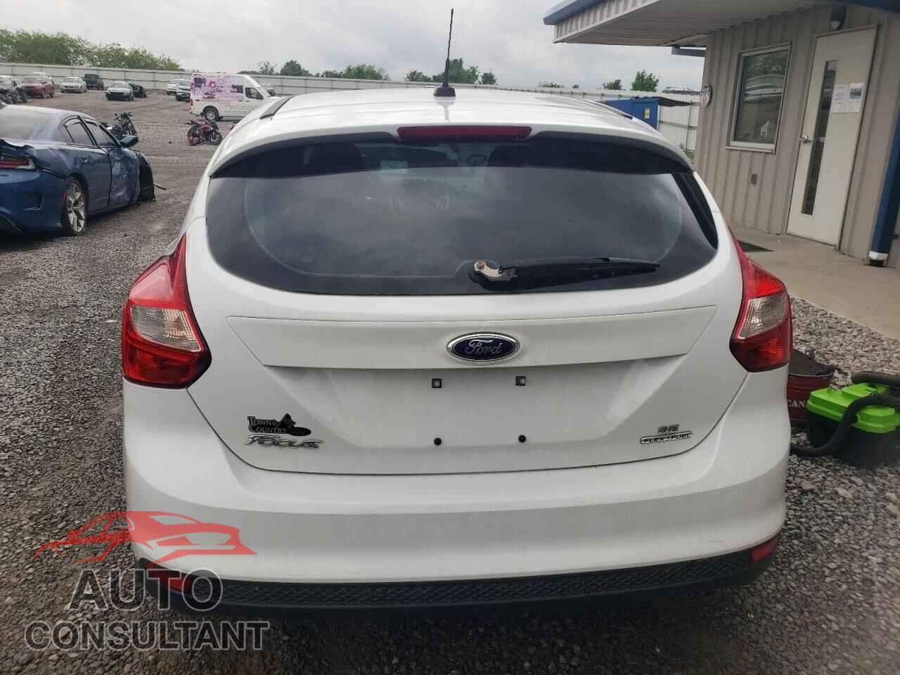 FORD FOCUS 2014 - 1FADP3K22EL428872