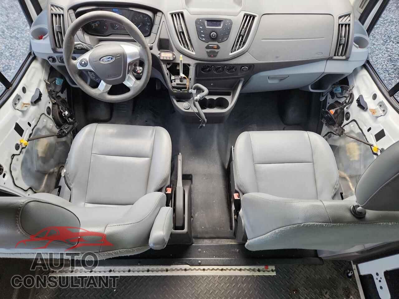 FORD TRANSIT 2017 - 1FTYR2CM9HKA02087