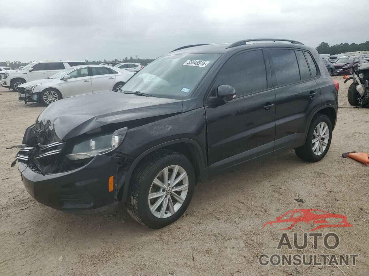 VOLKSWAGEN TIGUAN 2017 - WVGAV7AX8HK052109
