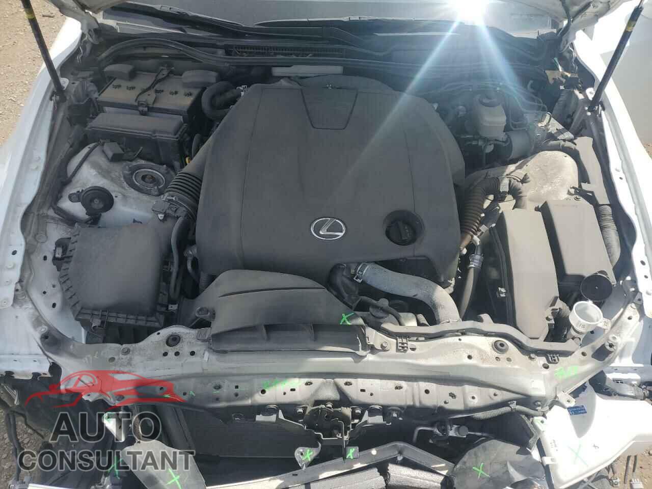 LEXUS IS 2015 - JTHCF1D26F5022057