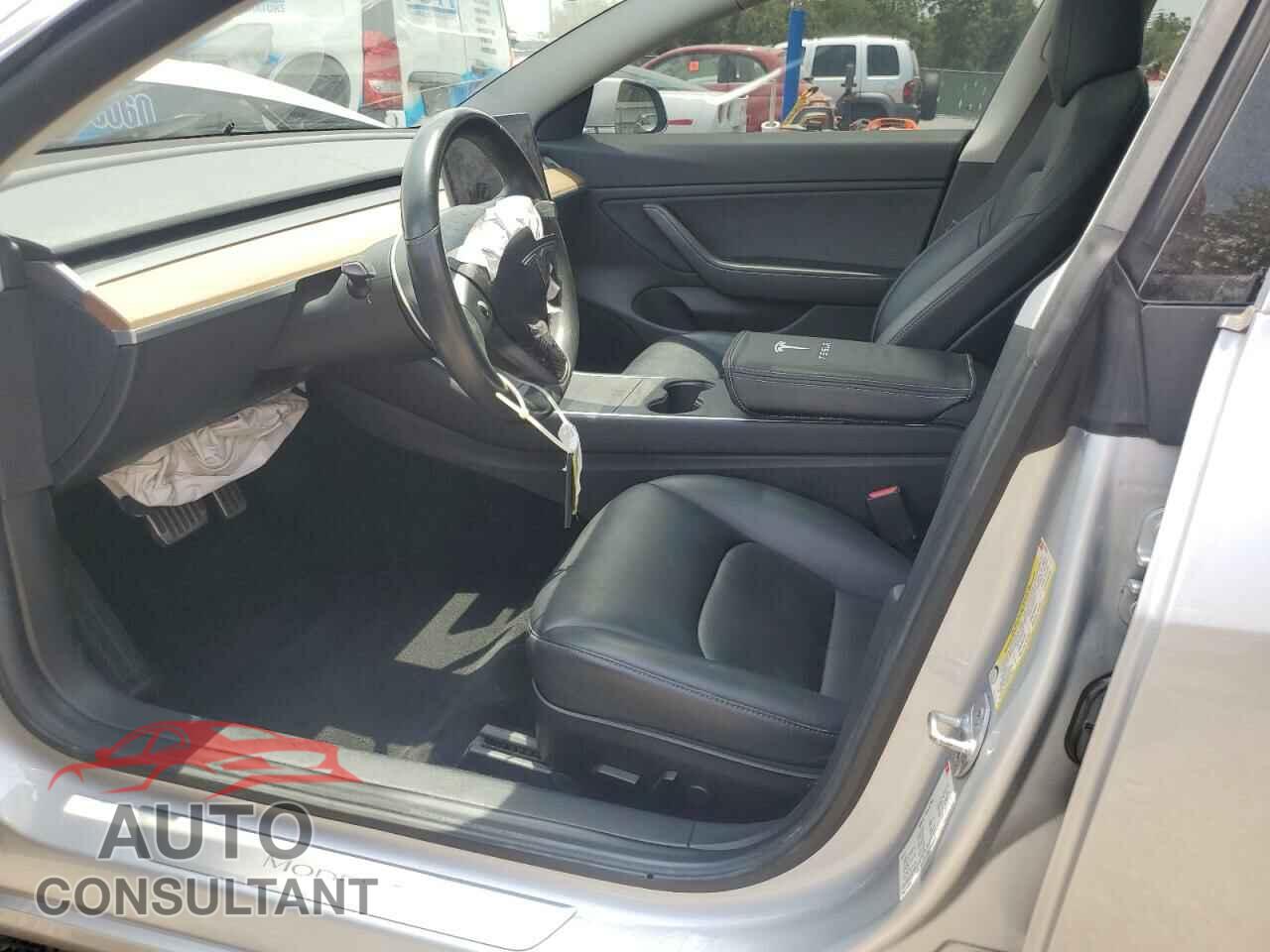TESLA MODEL 3 2018 - 5YJ3E1EA9JF048556
