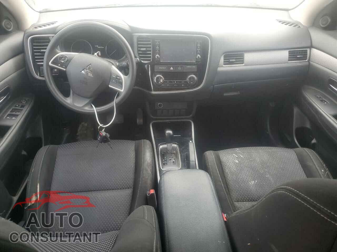 MITSUBISHI OUTLANDER 2018 - JA4AD2A37JZ012652