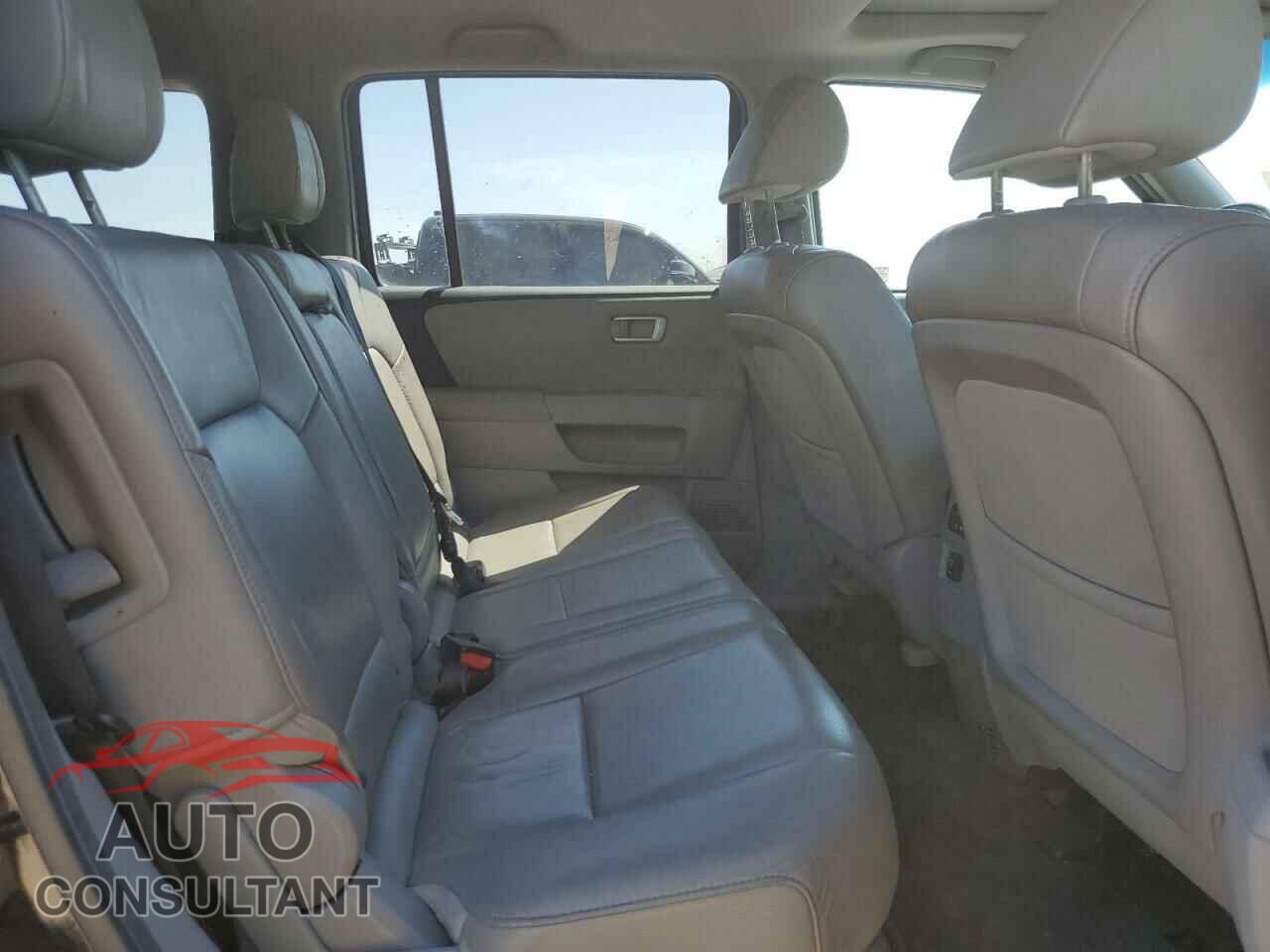 HONDA PILOT 2012 - 5FNYF4H52CB068640
