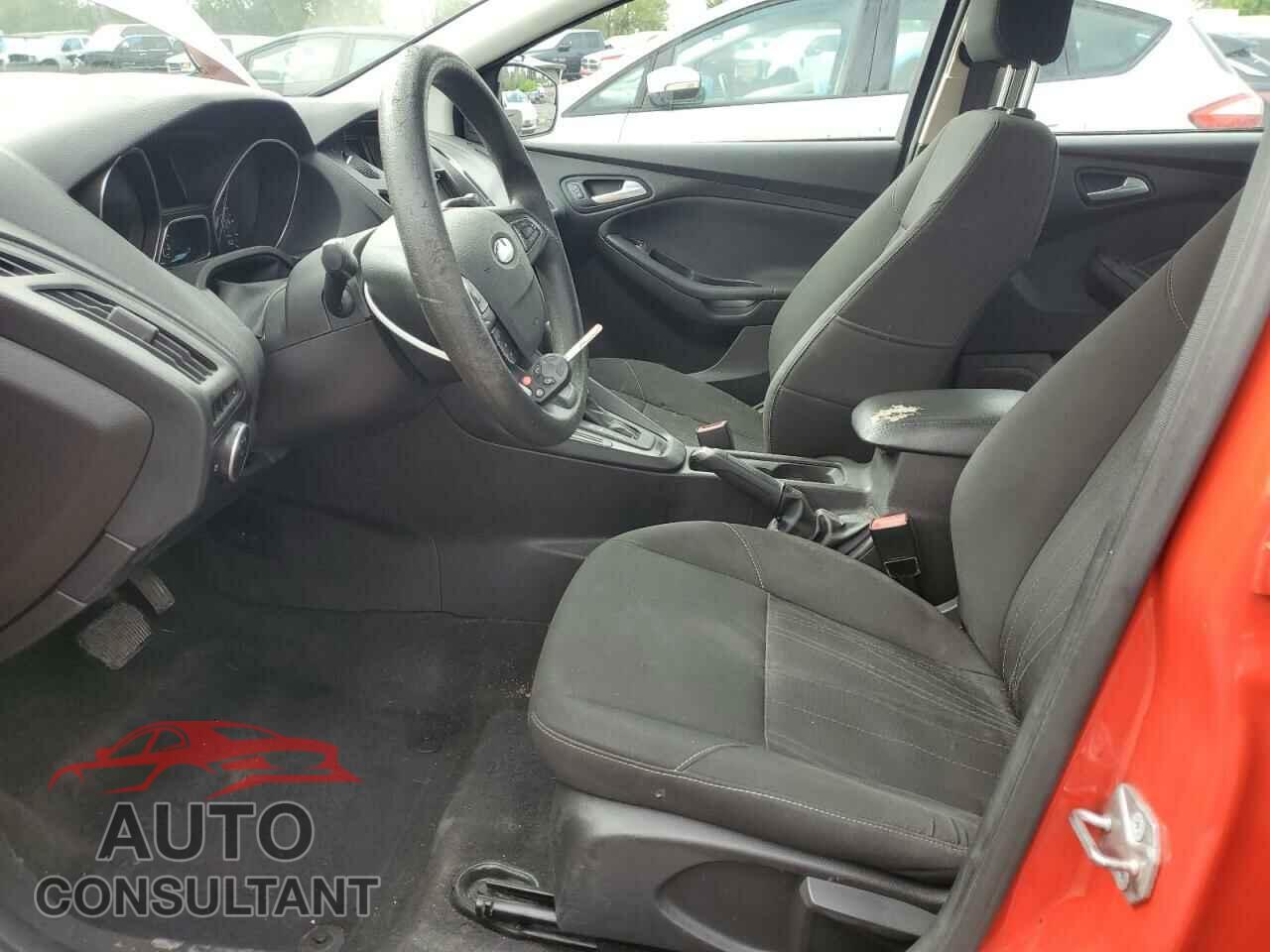 FORD FOCUS 2015 - 1FADP3F28FL243074