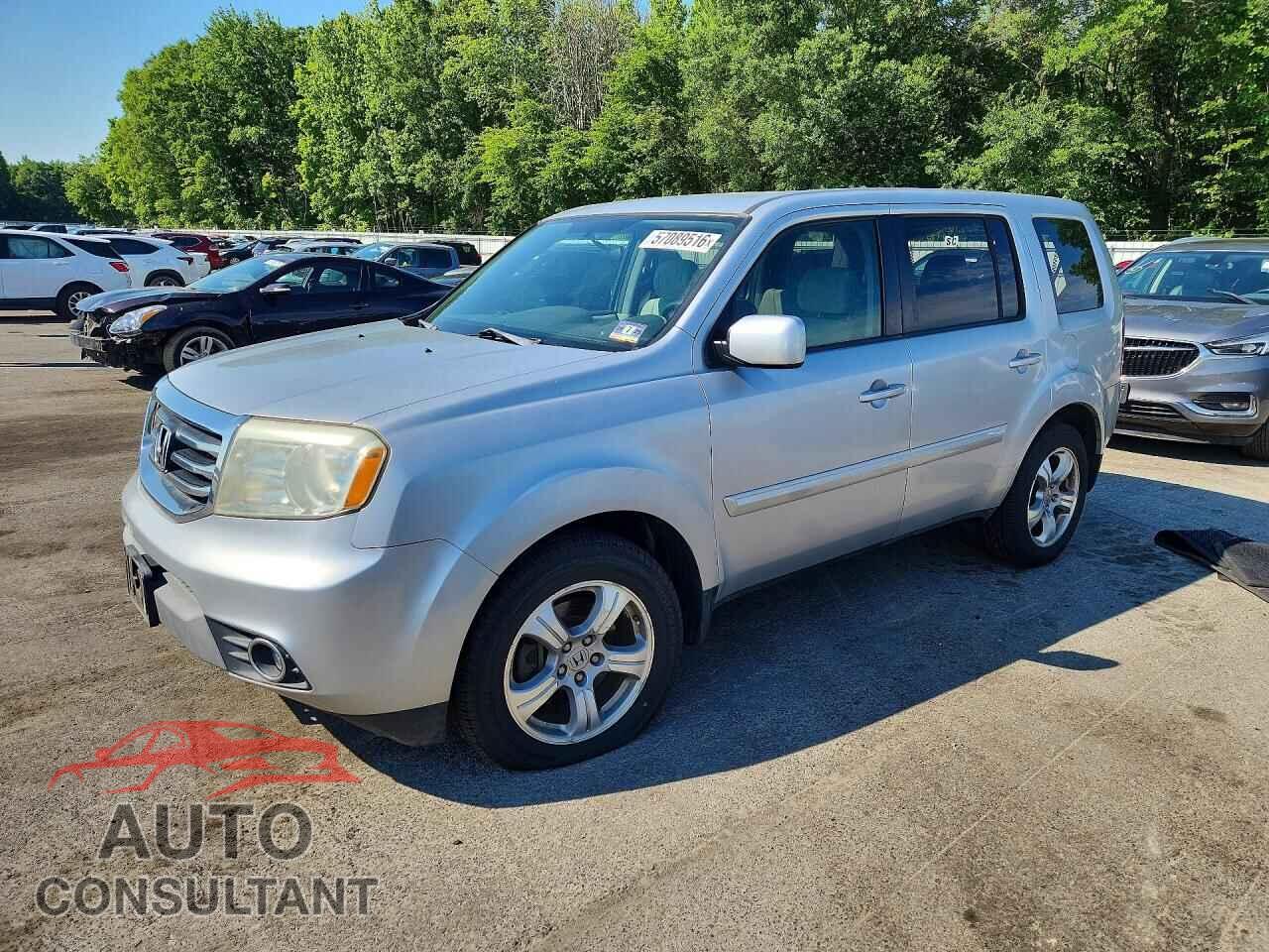HONDA PILOT 2013 - 5FNYF4H41DB041910