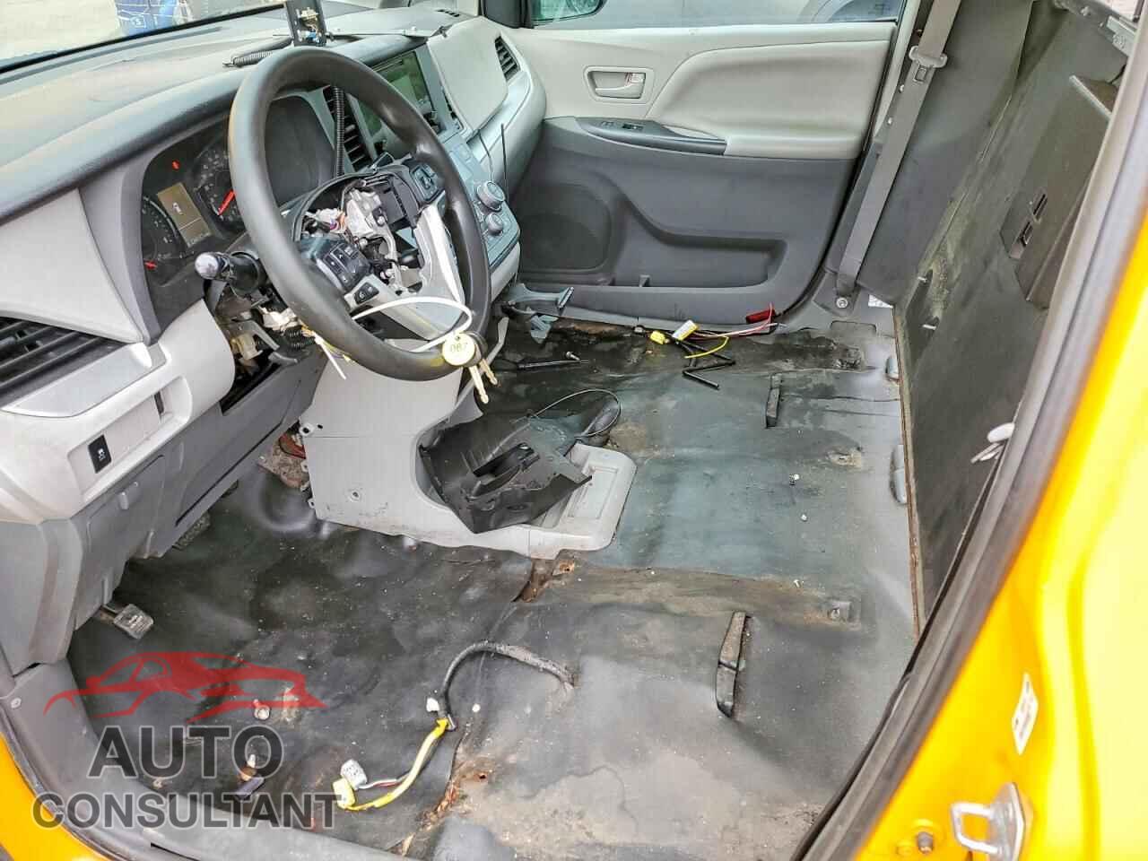 TOYOTA SIENNA 2017 - 5TDZZ3DC7HS868850