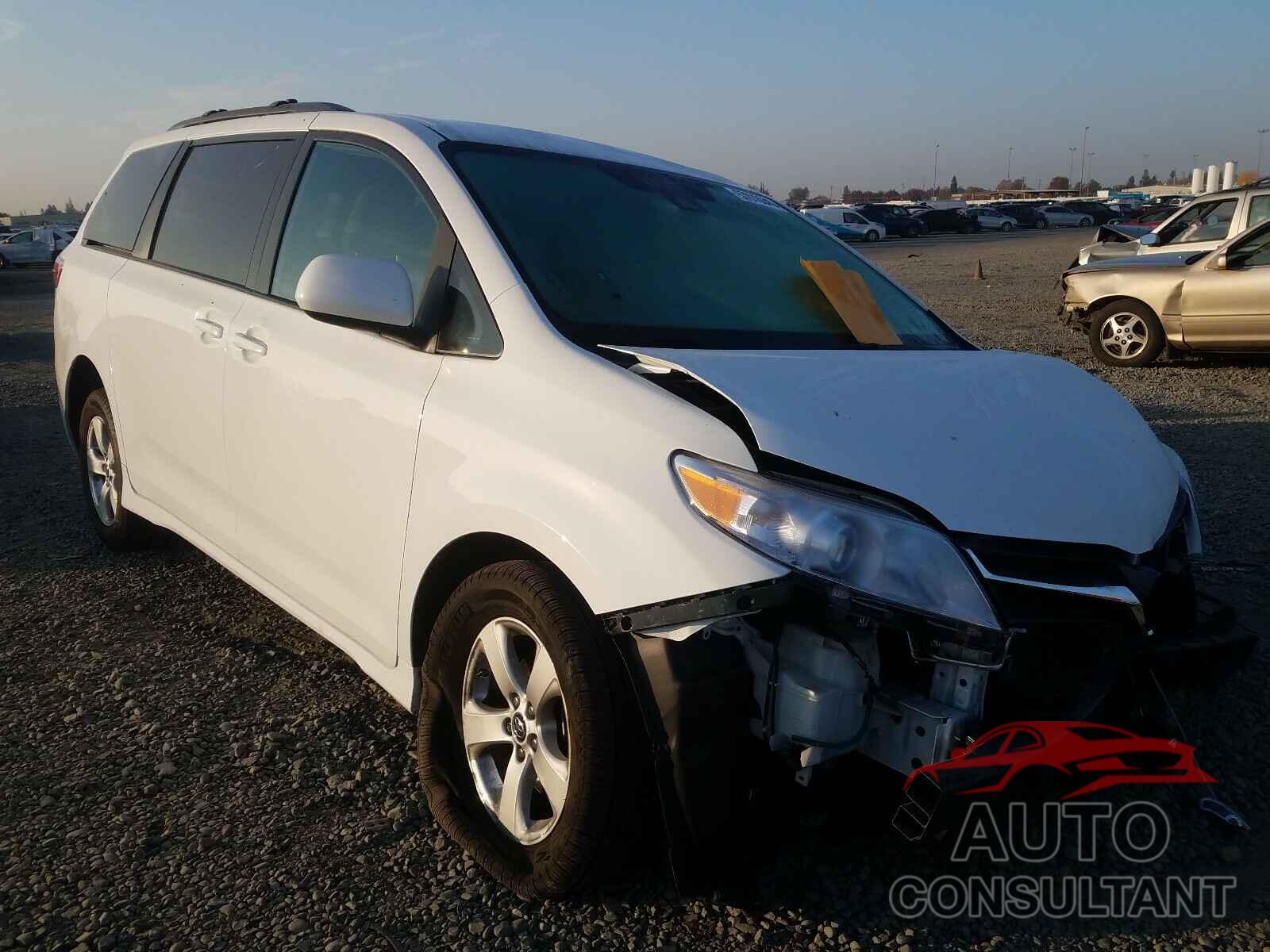 TOYOTA SIENNA 2019 - 5TDKZ3DC4KS013256