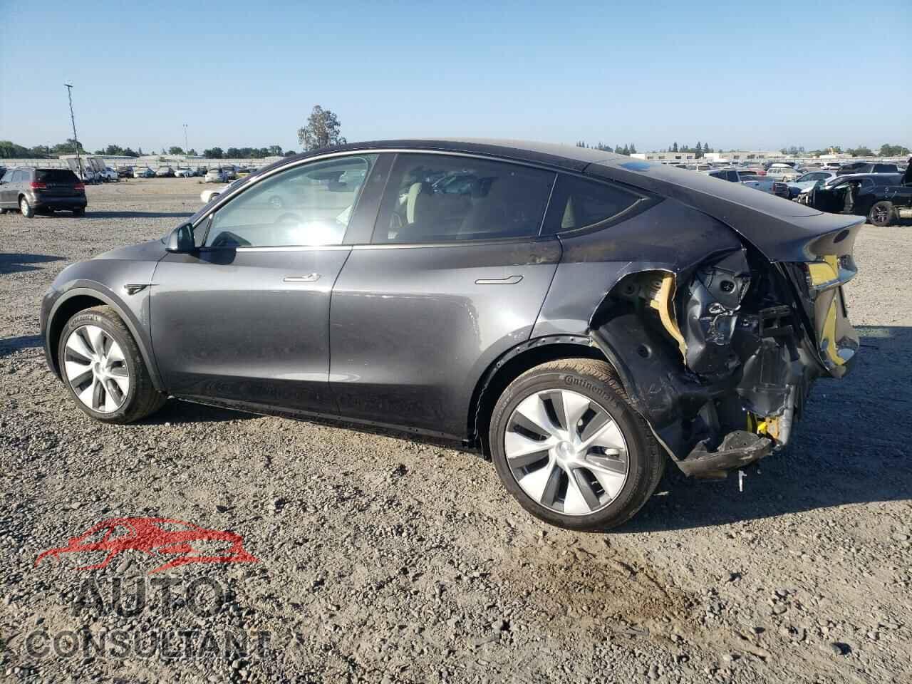 TESLA MODEL Y 2024 - 7SAYGDEE4RF004418