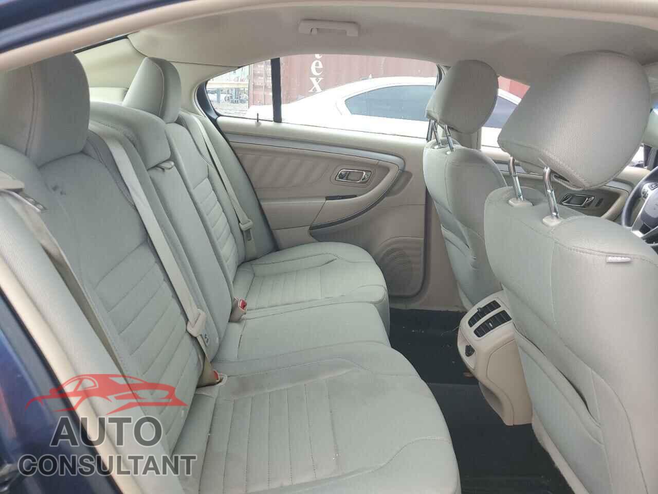 FORD TAURUS 2018 - 1FAHP2D83JG104877