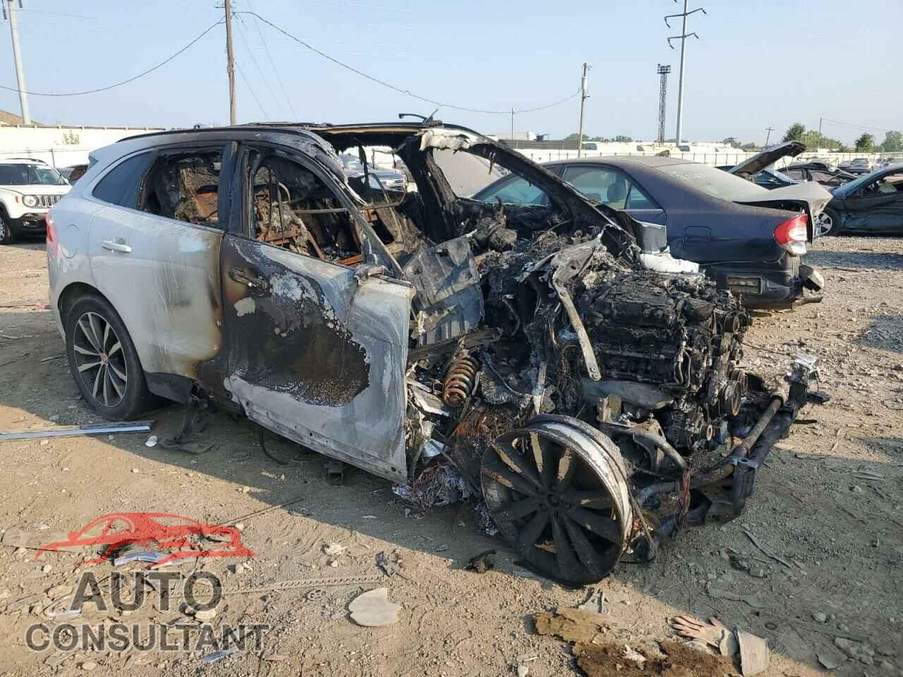 JAGUAR F-PACE 2017 - SADCK2BV7HA890874