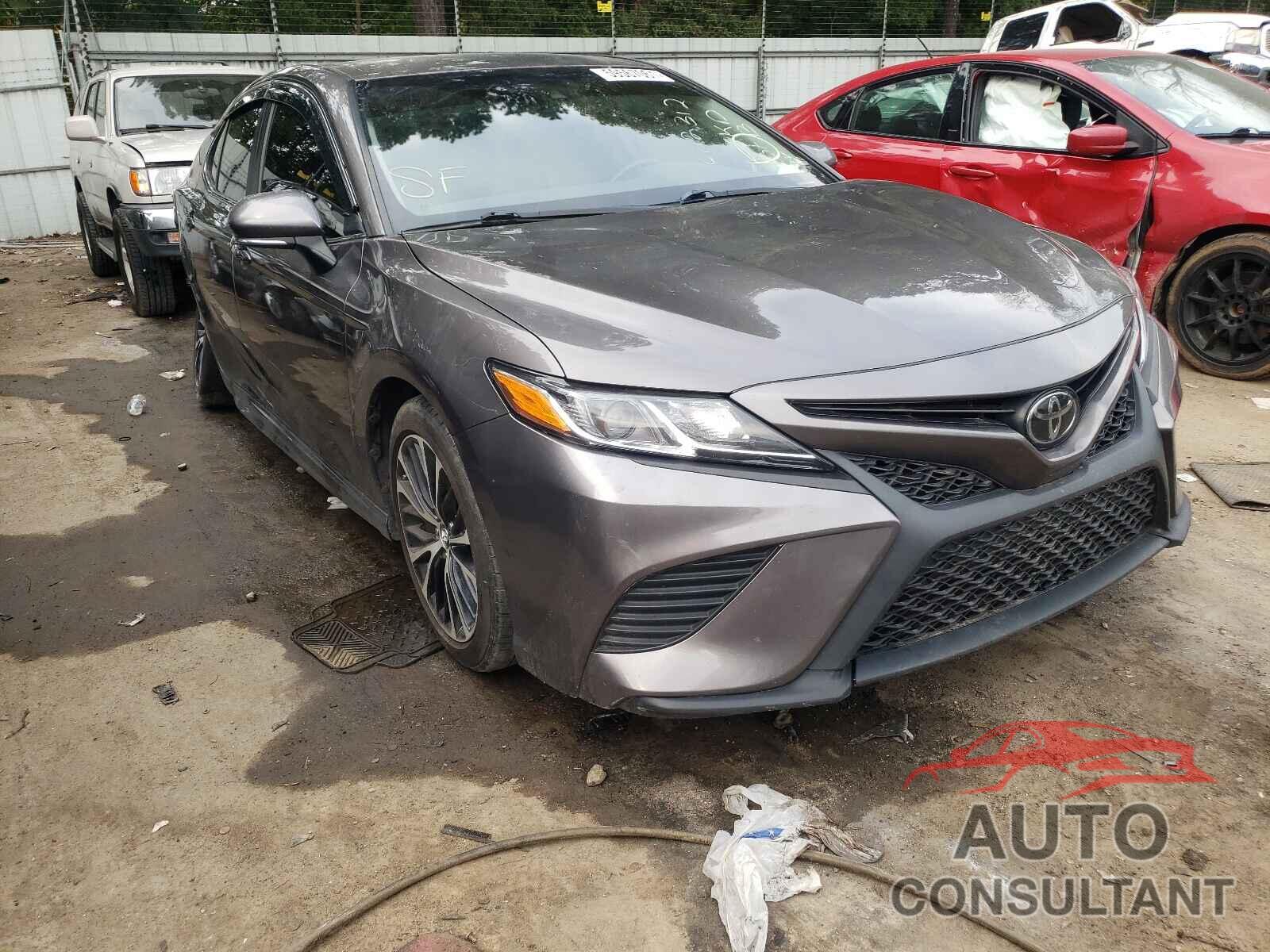 TOYOTA CAMRY 2018 - 4T1B11HK7JU022312