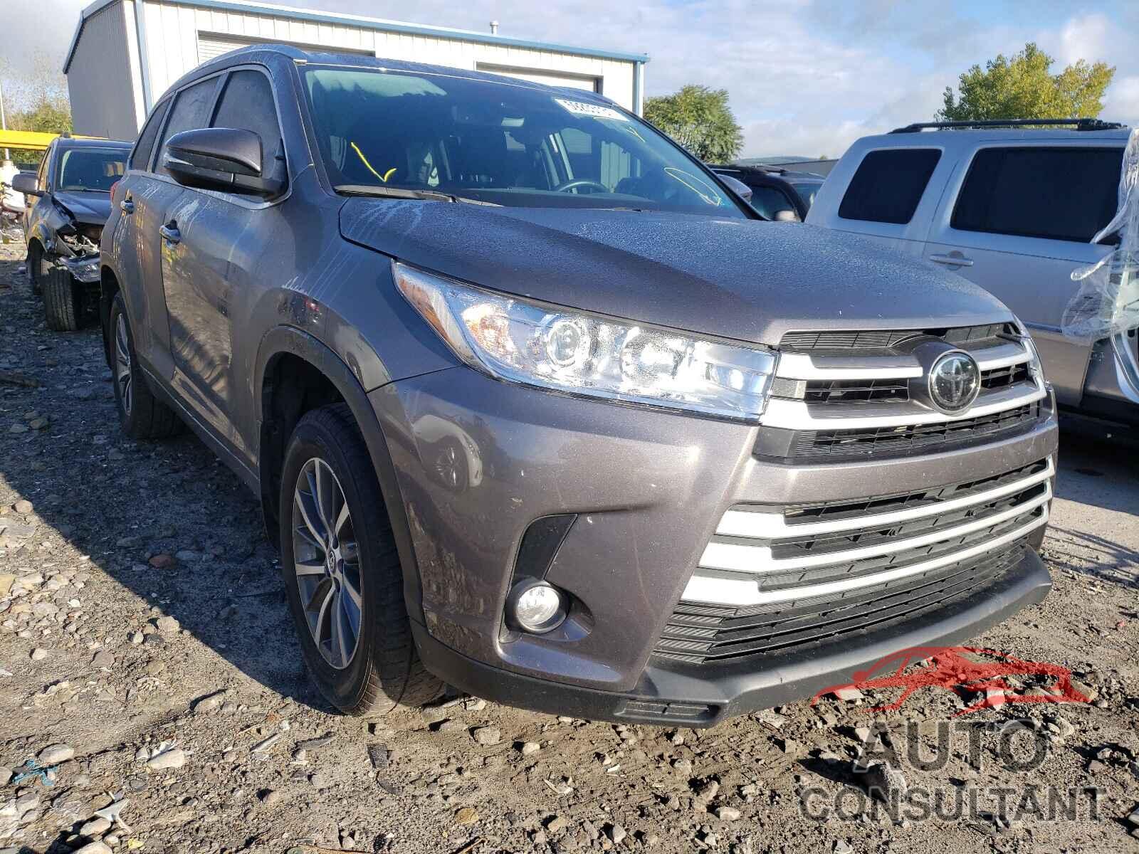 TOYOTA HIGHLANDER 2018 - 5TDJZRFH3JS890035