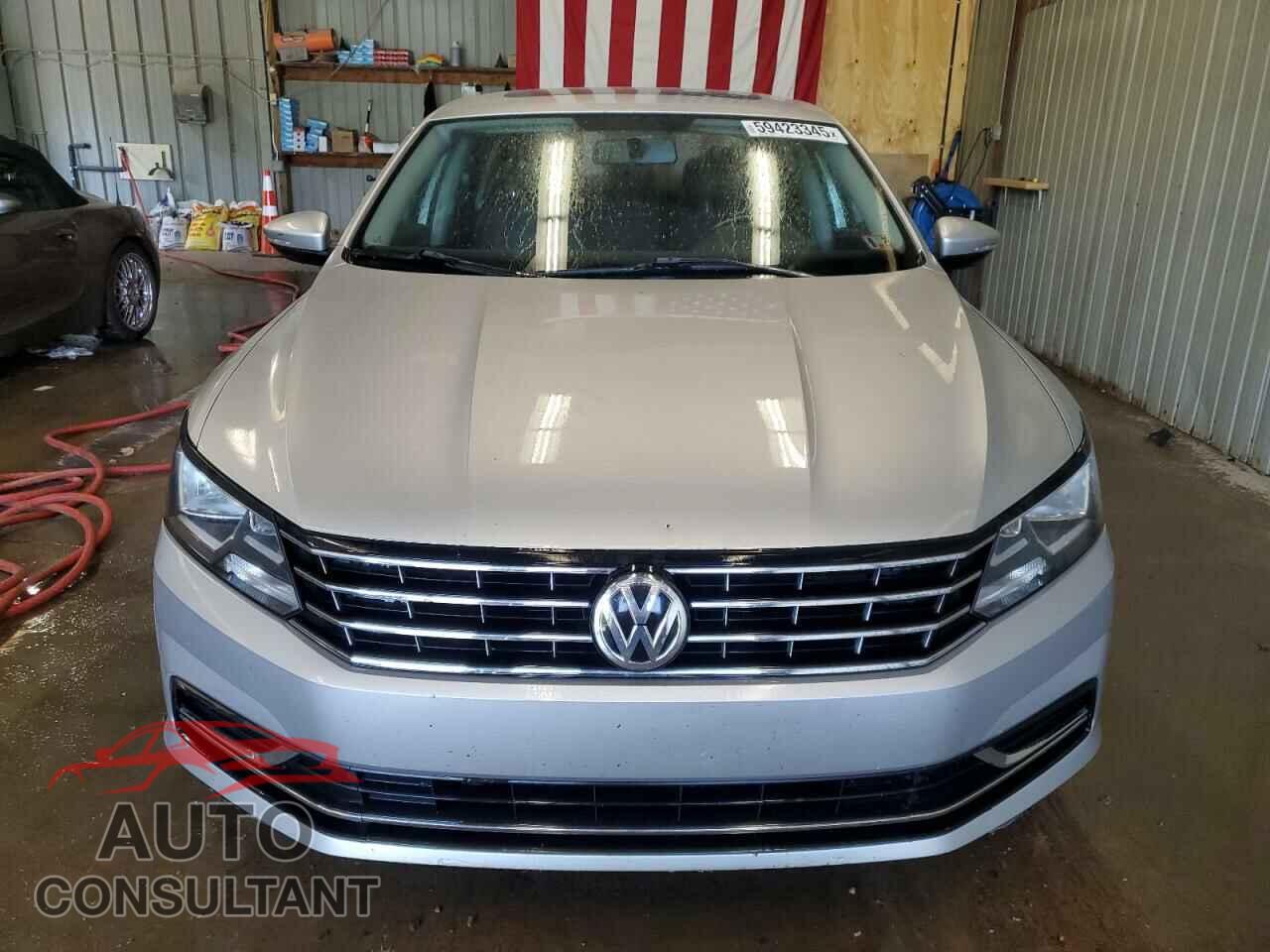 VOLKSWAGEN PASSAT 2017 - 1VWBT7A36HC048806