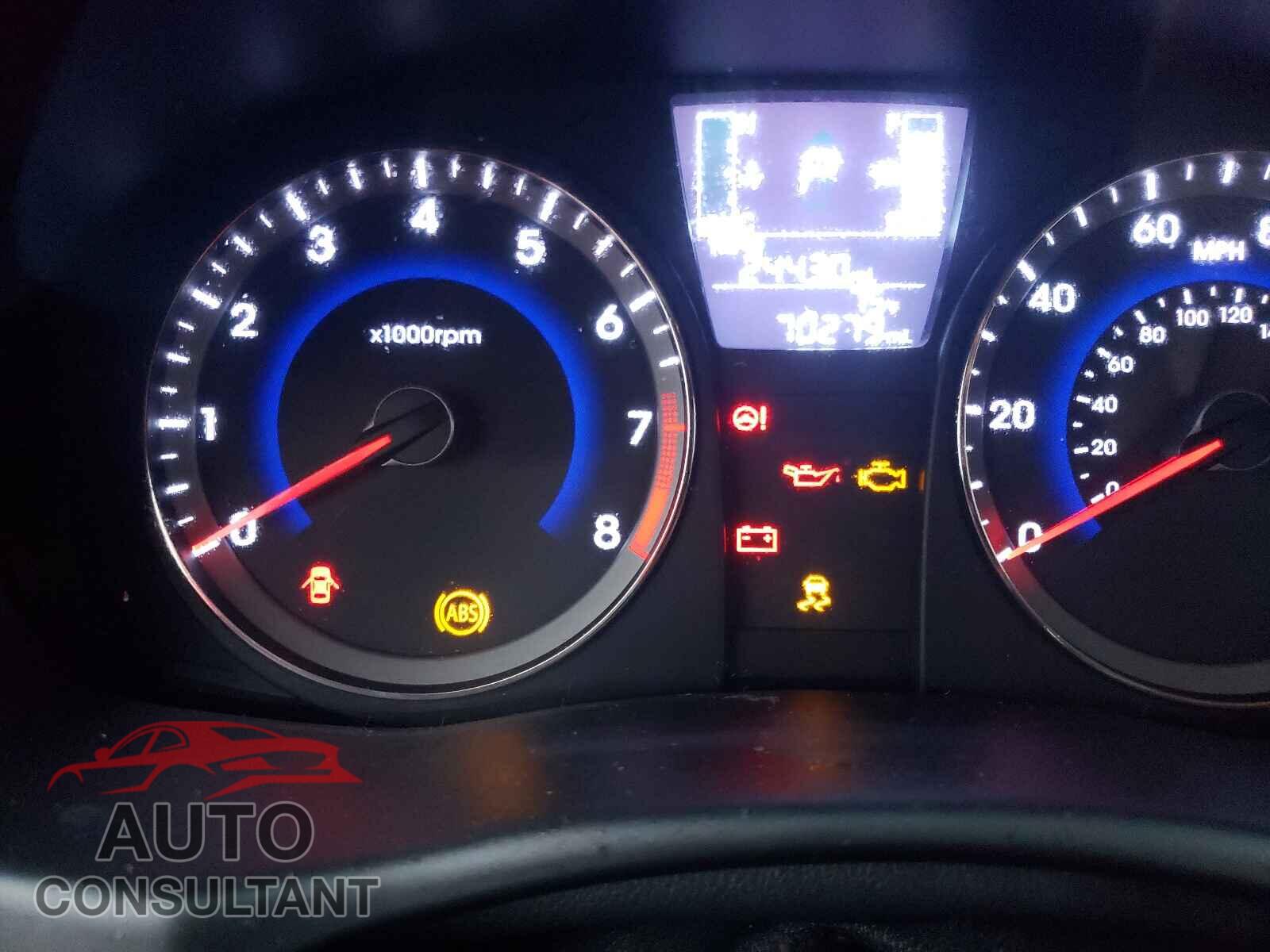 HYUNDAI ACCENT 2016 - KMHCT4AE2GU017130