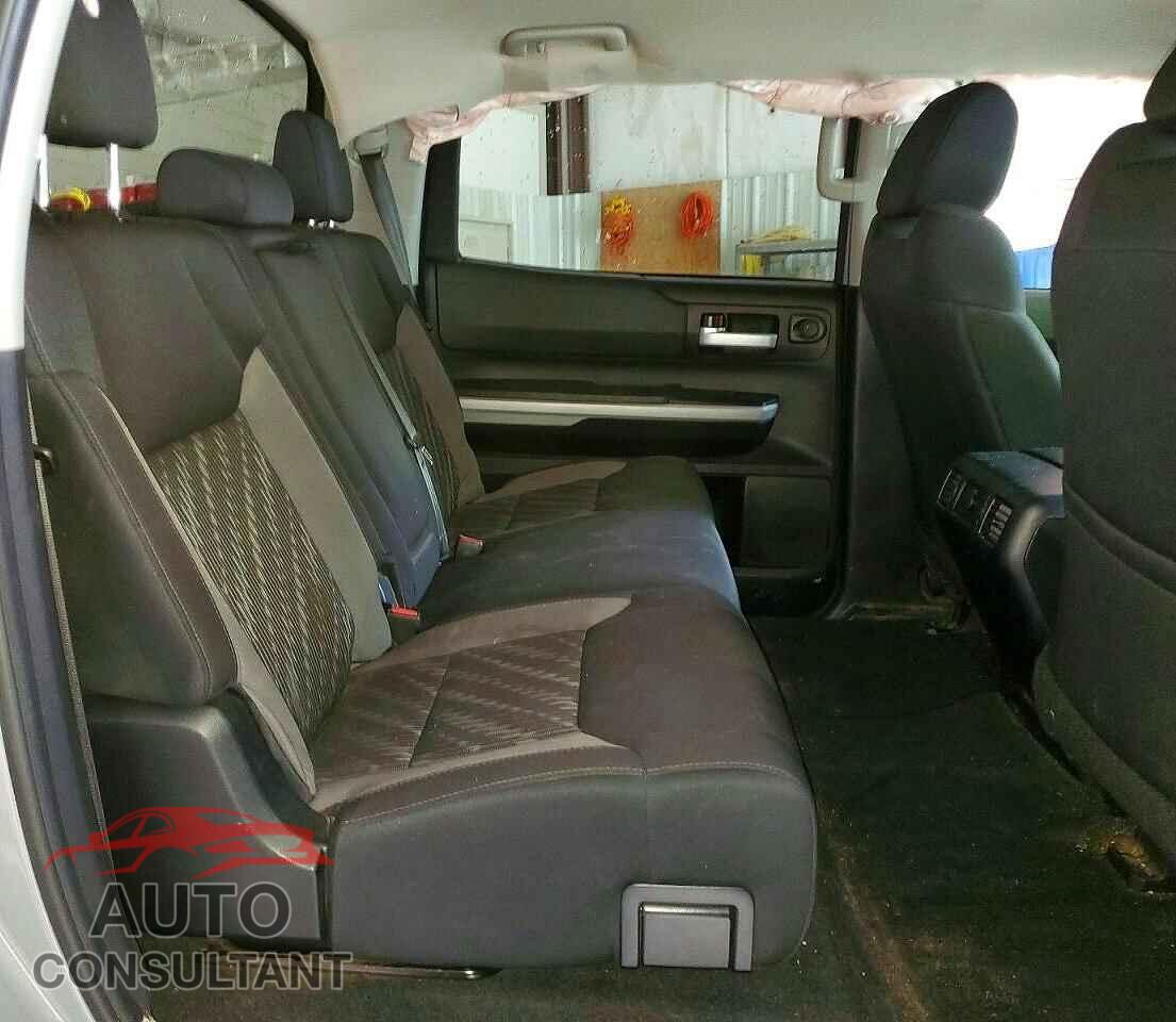 TOYOTA TUNDRA 2020 - 5TFDY5F1XLX933505