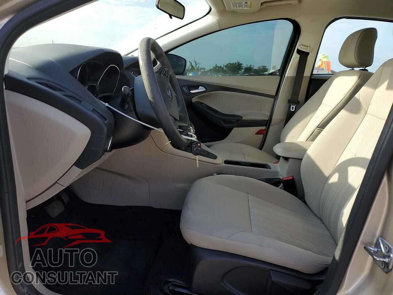 FORD FOCUS 2018 - 1FADP3FE4JL201052