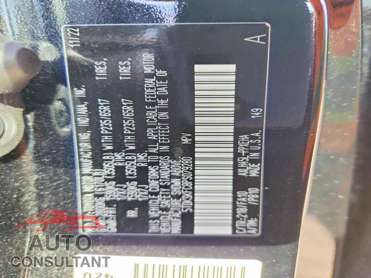 TOYOTA SIENNA 2023 - 5TDKSKFC8PS079280