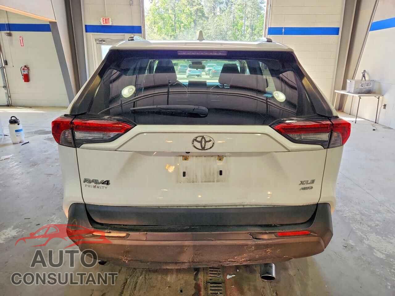 TOYOTA RAV4 2019 - JTMP1RFV8KD042981